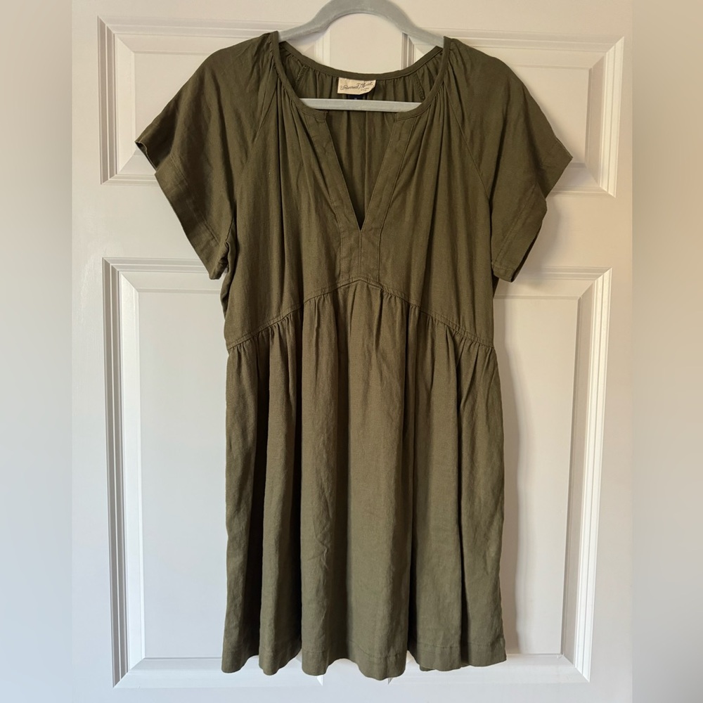 Universal Thread short sleeve olive dress